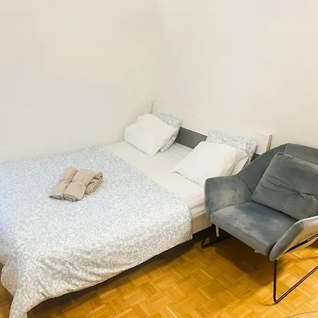 Center Next To Hb Main Train Station La - Self Checkin *