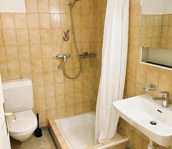 Center Next To Hb Main Train Station La - Self Checkin *