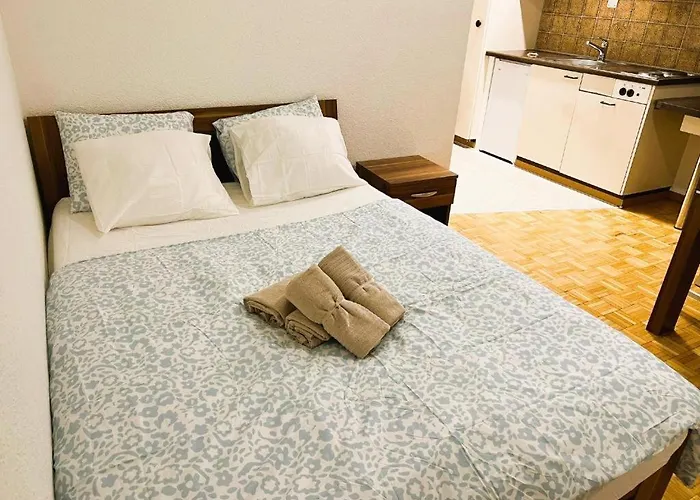 Center Next To Hb Main Train Station La - Self Checkin *