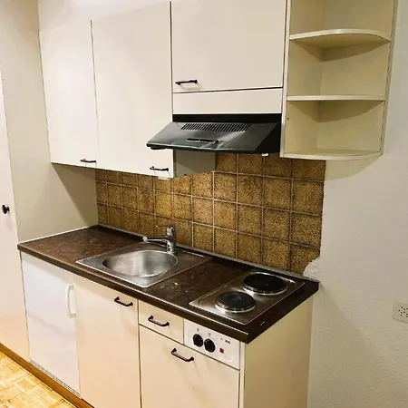 Center Next To Hb Main Train Station La - Self Checkin *